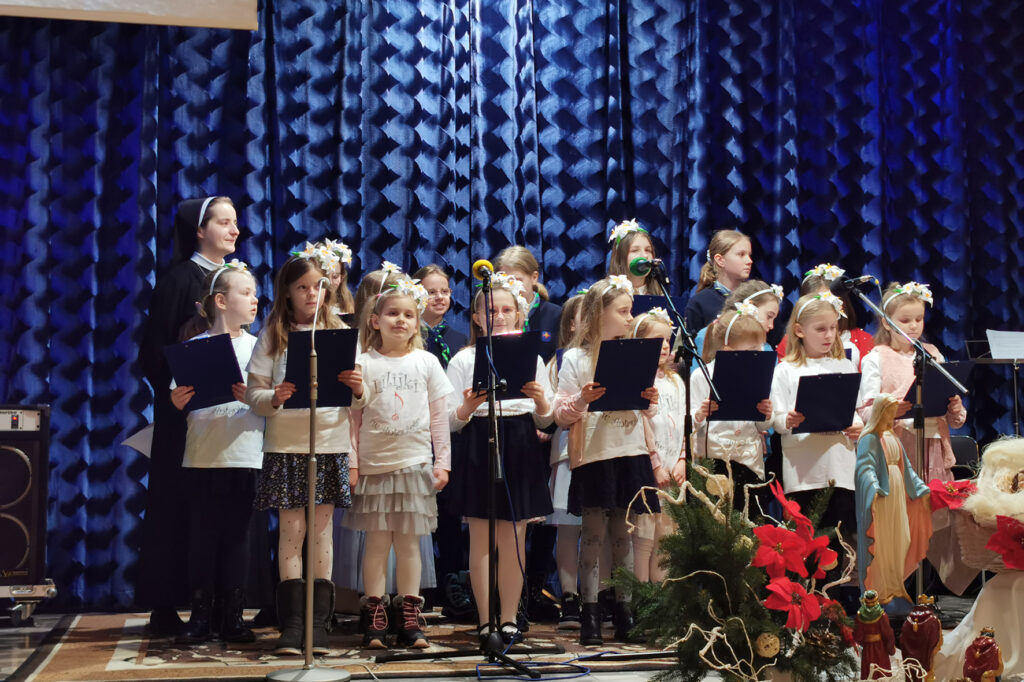 KOLĘDOWANIE PARAFIALNE Apostolstwo Sióstr KOLĘDOWANIE PARAFIALNE Apostolstwo Sióstr