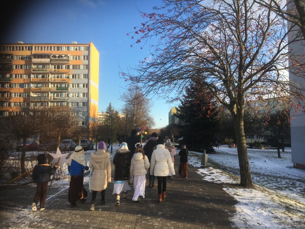 KOLĘDNICY MISYJNI W PARAFII ŚWIĘTEJ RODZINY Apostolstwo Sióstr KOLĘDNICY MISYJNI W PARAFII ŚWIĘTEJ RODZINY Apostolstwo Sióstr