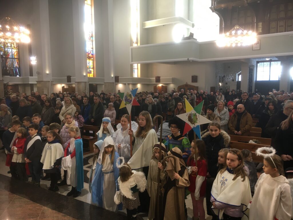 KOLĘDNICY MISYJNI W PARAFII ŚWIĘTEJ RODZINY Apostolstwo Sióstr KOLĘDNICY MISYJNI W PARAFII ŚWIĘTEJ RODZINY Apostolstwo Sióstr