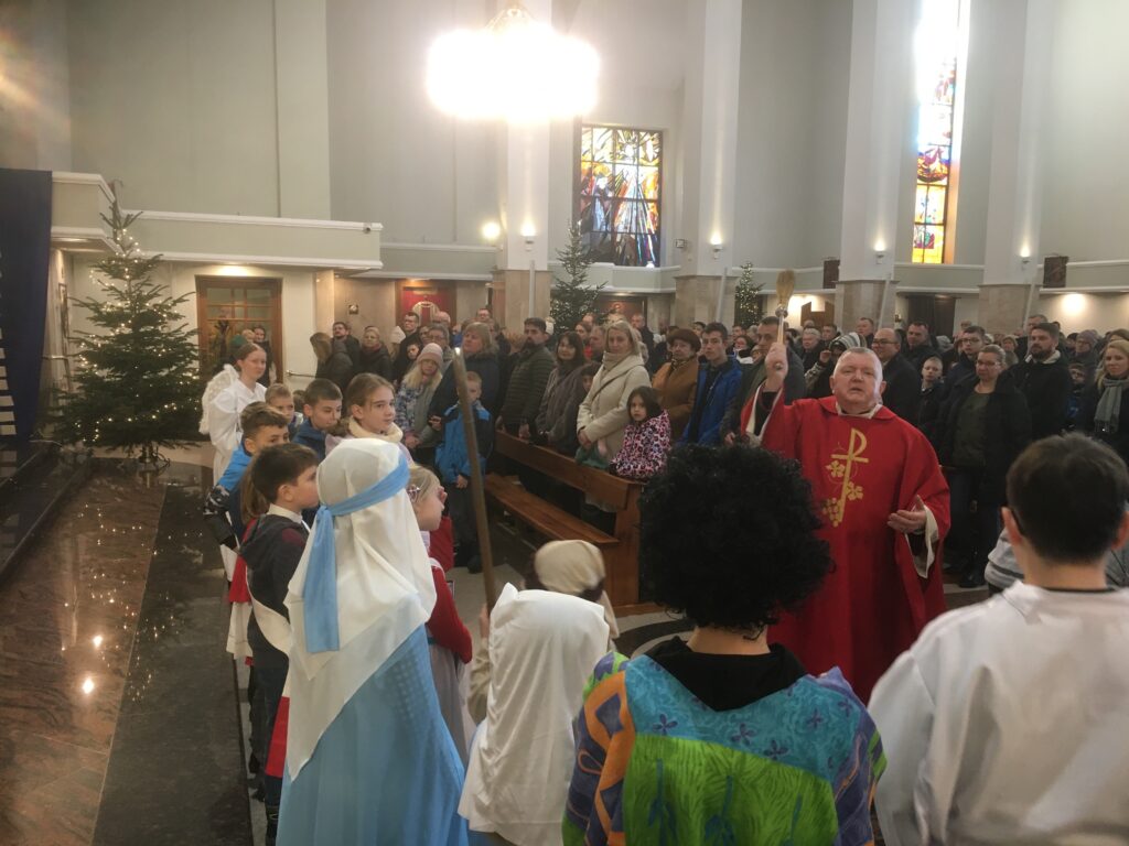 KOLĘDNICY MISYJNI W PARAFII ŚWIĘTEJ RODZINY Apostolstwo Sióstr KOLĘDNICY MISYJNI W PARAFII ŚWIĘTEJ RODZINY Apostolstwo Sióstr