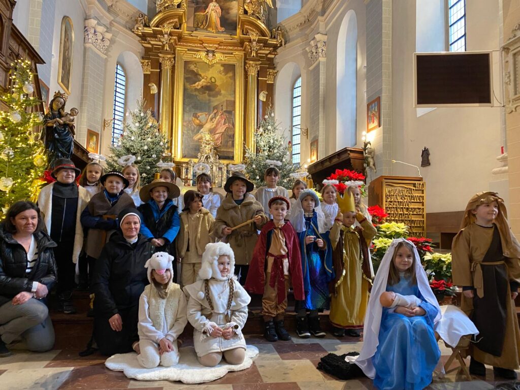 KOLĘDOWANIE W KAZIMIERZU DOLNYM Apostolstwo Sióstr KOLĘDOWANIE W KAZIMIERZU DOLNYM Apostolstwo Sióstr