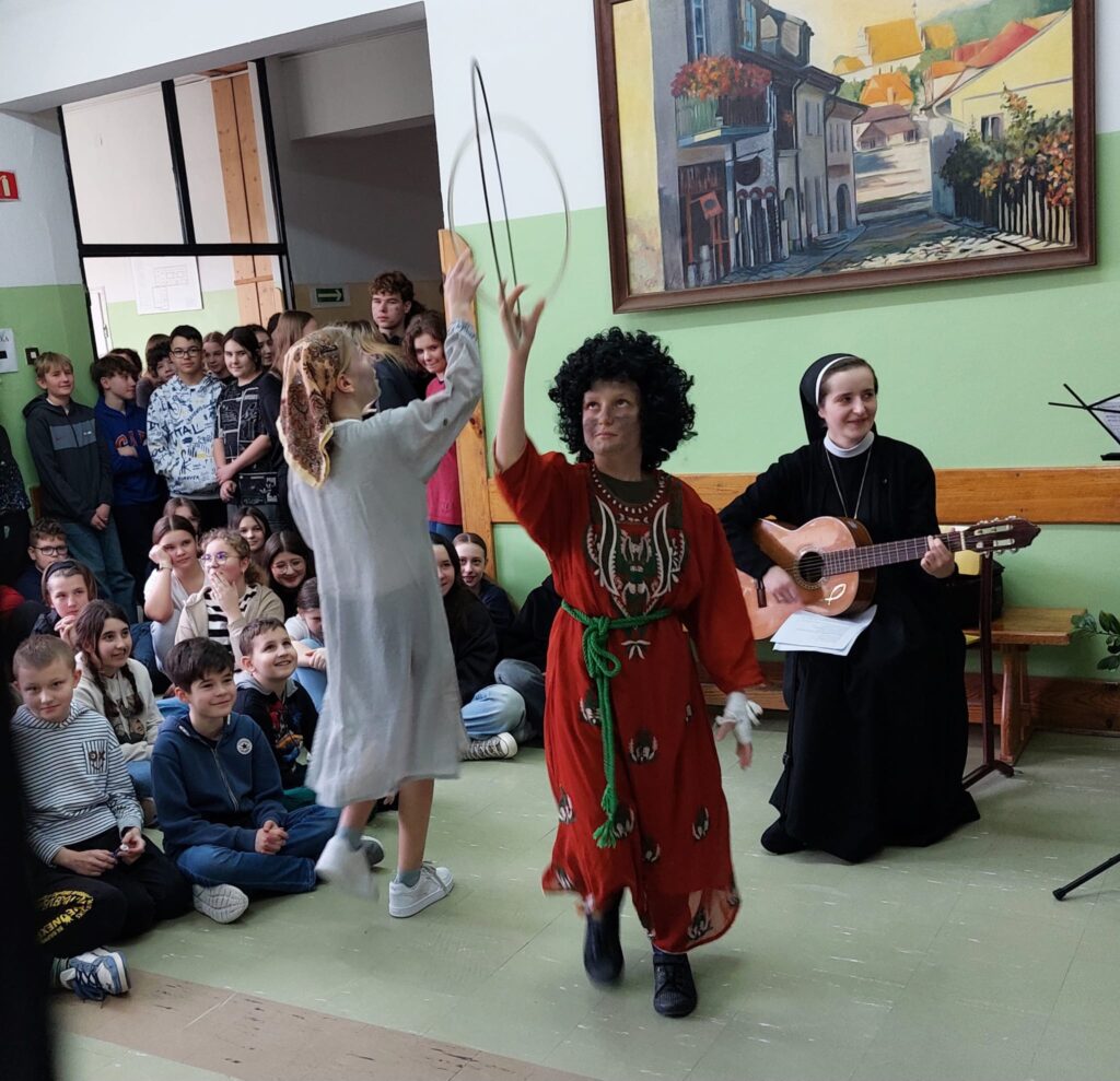 KOLĘDNICY MISYJNI OD ŚW. ANTONIEGO Apostolstwo Sióstr KOLĘDNICY MISYJNI OD ŚW. ANTONIEGO Apostolstwo Sióstr