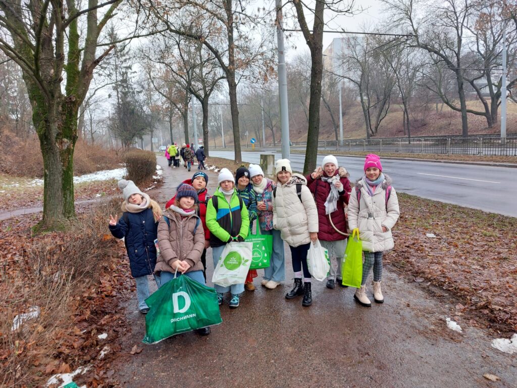 KOLĘDNICY MISYJNI OD ŚW. ANTONIEGO Apostolstwo Sióstr KOLĘDNICY MISYJNI OD ŚW. ANTONIEGO Apostolstwo Sióstr