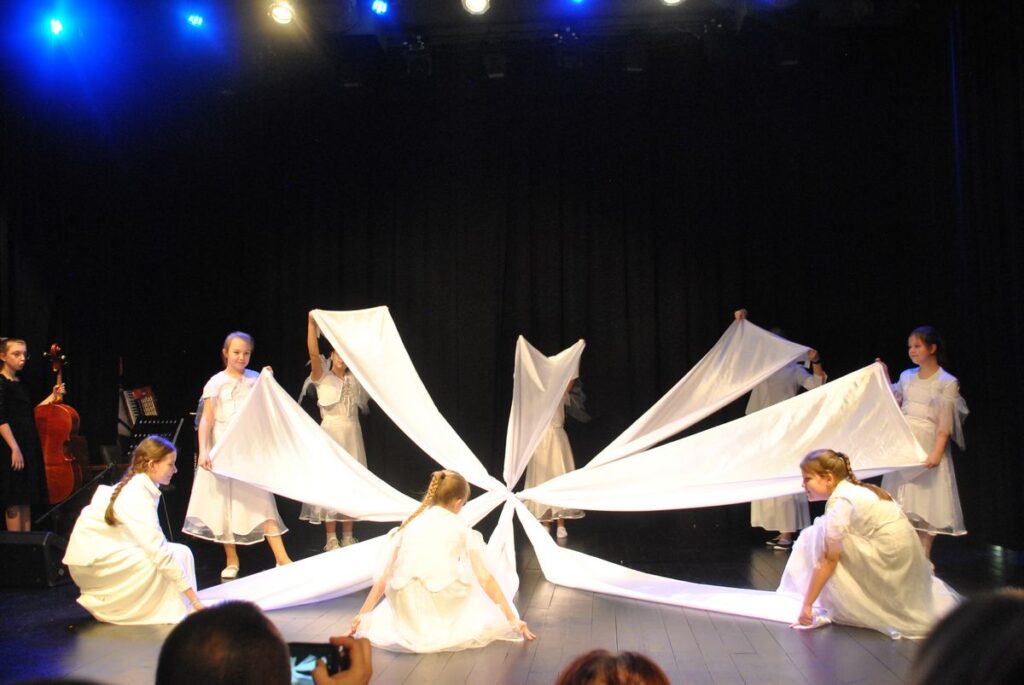 JASEŁKA W OPOLU LUBELSKIM Apostolstwo Sióstr JASEŁKA W OPOLU LUBELSKIM Apostolstwo Sióstr