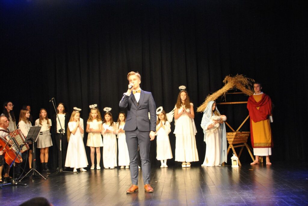 JASEŁKA W OPOLU LUBELSKIM Apostolstwo Sióstr JASEŁKA W OPOLU LUBELSKIM Apostolstwo Sióstr