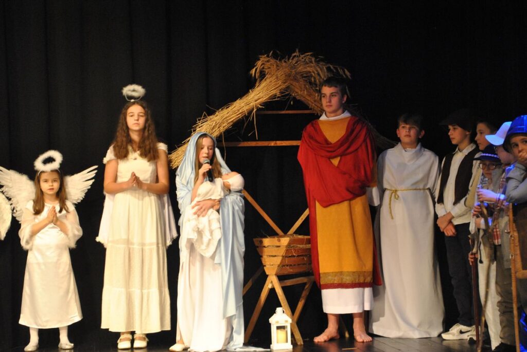 JASEŁKA W OPOLU LUBELSKIM Apostolstwo Sióstr JASEŁKA W OPOLU LUBELSKIM Apostolstwo Sióstr