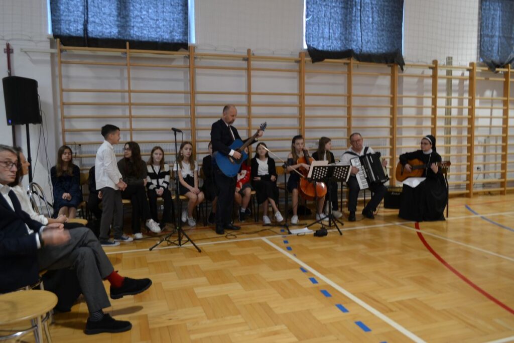 JASEŁKA W OPOLU LUBELSKIM Apostolstwo Sióstr JASEŁKA W OPOLU LUBELSKIM Apostolstwo Sióstr