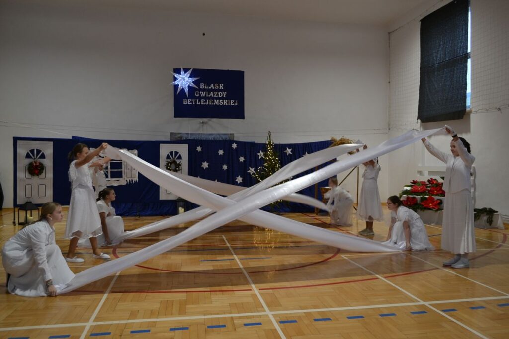 JASEŁKA W OPOLU LUBELSKIM Apostolstwo Sióstr JASEŁKA W OPOLU LUBELSKIM Apostolstwo Sióstr