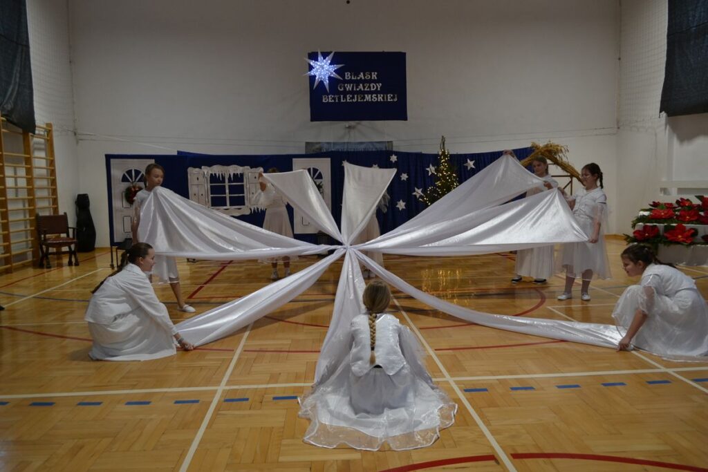 JASEŁKA W OPOLU LUBELSKIM Apostolstwo Sióstr JASEŁKA W OPOLU LUBELSKIM Apostolstwo Sióstr