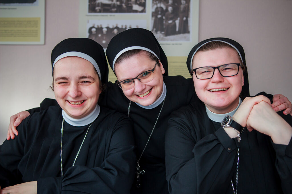 ZIMOWY ZJAZD SIÓSTR JUNIORYSTEK Juniorat ZIMOWY ZJAZD SIÓSTR JUNIORYSTEK Juniorat