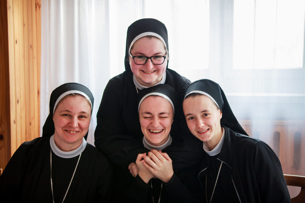 ZIMOWY ZJAZD SIÓSTR JUNIORYSTEK Juniorat ZIMOWY ZJAZD SIÓSTR JUNIORYSTEK Juniorat