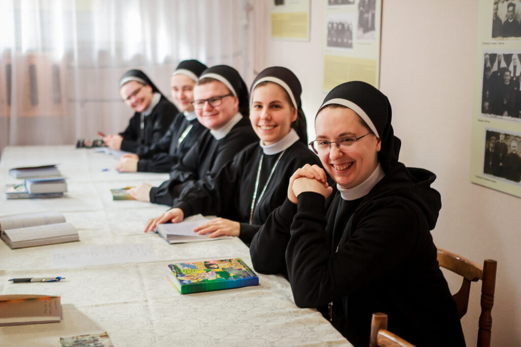 ZIMOWY ZJAZD SIÓSTR JUNIORYSTEK Juniorat ZIMOWY ZJAZD SIÓSTR JUNIORYSTEK Juniorat