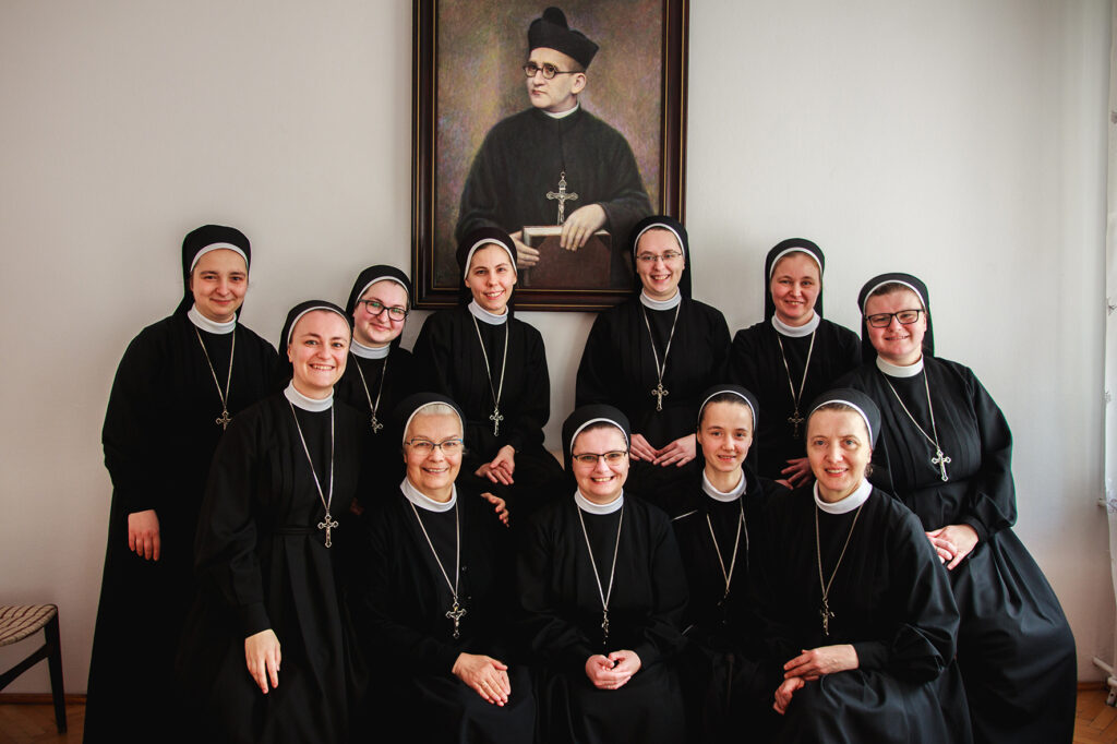 ZIMOWY ZJAZD SIÓSTR JUNIORYSTEK Juniorat ZIMOWY ZJAZD SIÓSTR JUNIORYSTEK Juniorat