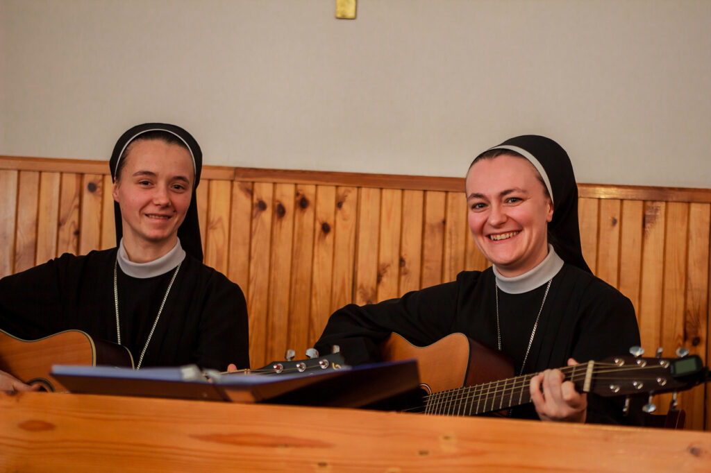 ZIMOWY ZJAZD SIÓSTR JUNIORYSTEK Juniorat ZIMOWY ZJAZD SIÓSTR JUNIORYSTEK Juniorat