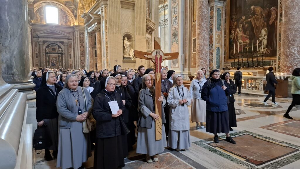 PIELGRZYMKA SIÓSTR DO BAZYLIK w rzymie Apostolstwo Sióstr