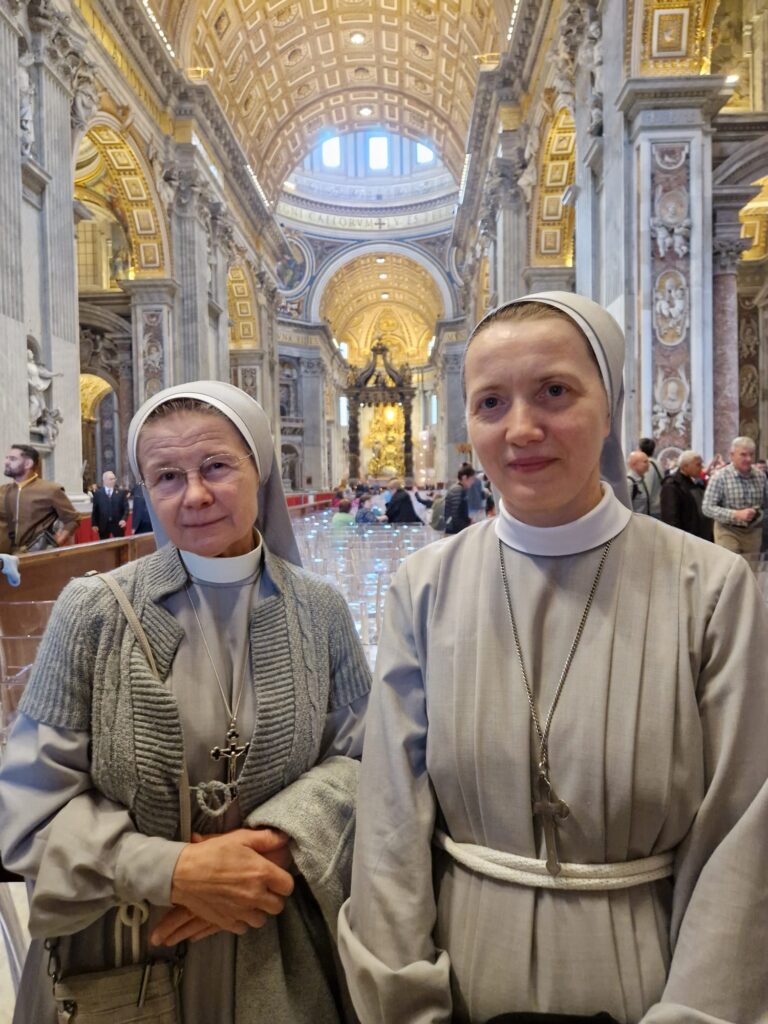 WDZIĘCZNOŚĆ ZA PONTYFIKAT JANA PAWŁA II Apostolstwo Sióstr