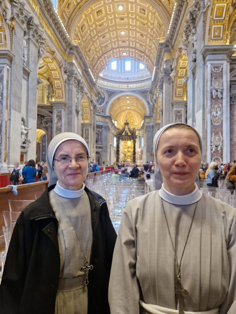 WDZIĘCZNOŚĆ ZA PONTYFIKAT JANA PAWŁA II Apostolstwo Sióstr