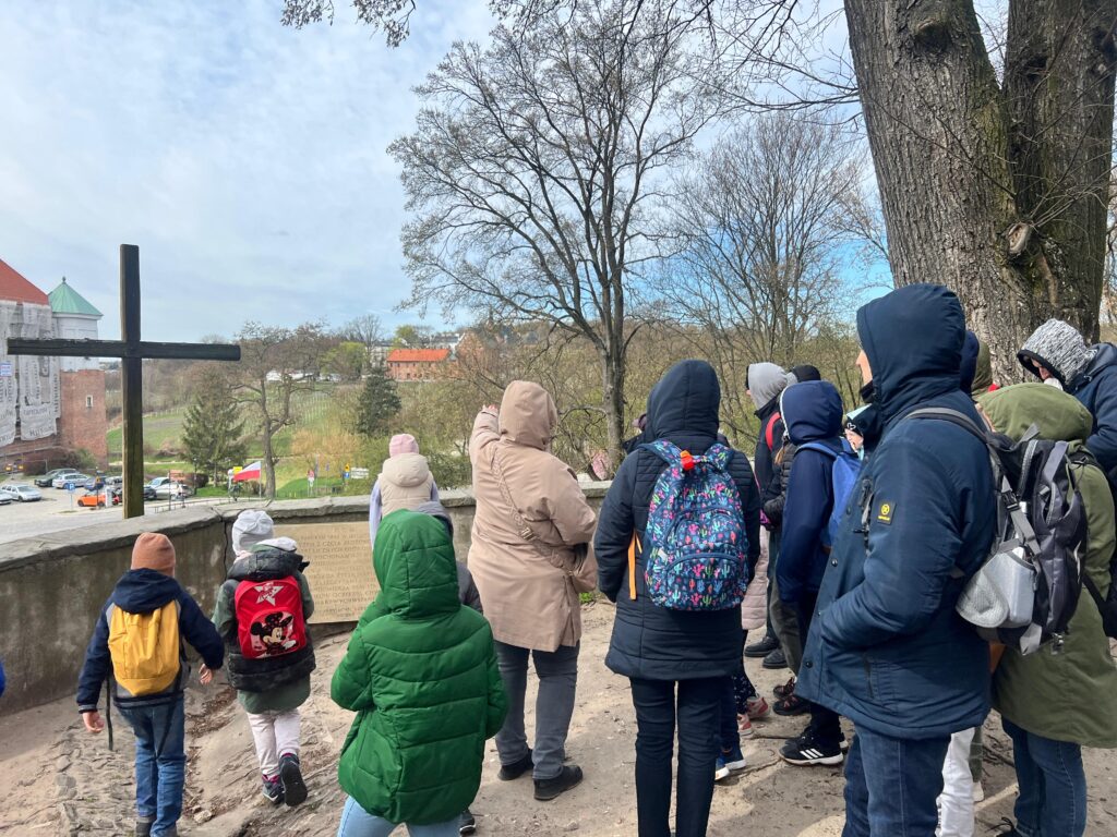 WYJAZD SCHOLI AVE DO SANDOMIERZA Apostolstwo Sióstr WYJAZD SCHOLI AVE DO SANDOMIERZA Apostolstwo Sióstr