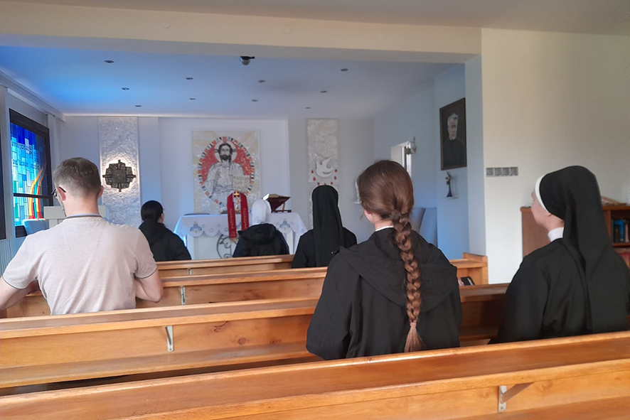 NIEDZIELA POWOŁANIOWA W KĘPNICY Apostolstwo Sióstr NIEDZIELA POWOŁANIOWA W KĘPNICY Apostolstwo Sióstr