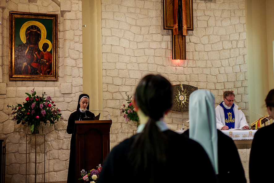 ODNOWIENIE ŚLUBÓW S. ELŻBIETY Z życia Zgromadzenia ODNOWIENIE ŚLUBÓW S. ELŻBIETY Z życia Zgromadzenia