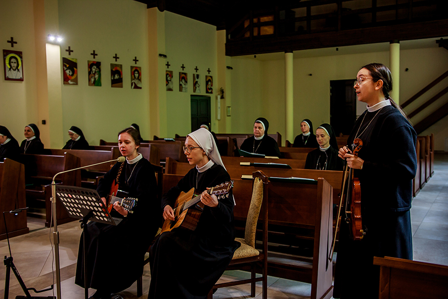 ODNOWIENIE ŚLUBÓW S. ELŻBIETY Z życia Zgromadzenia ODNOWIENIE ŚLUBÓW S. ELŻBIETY