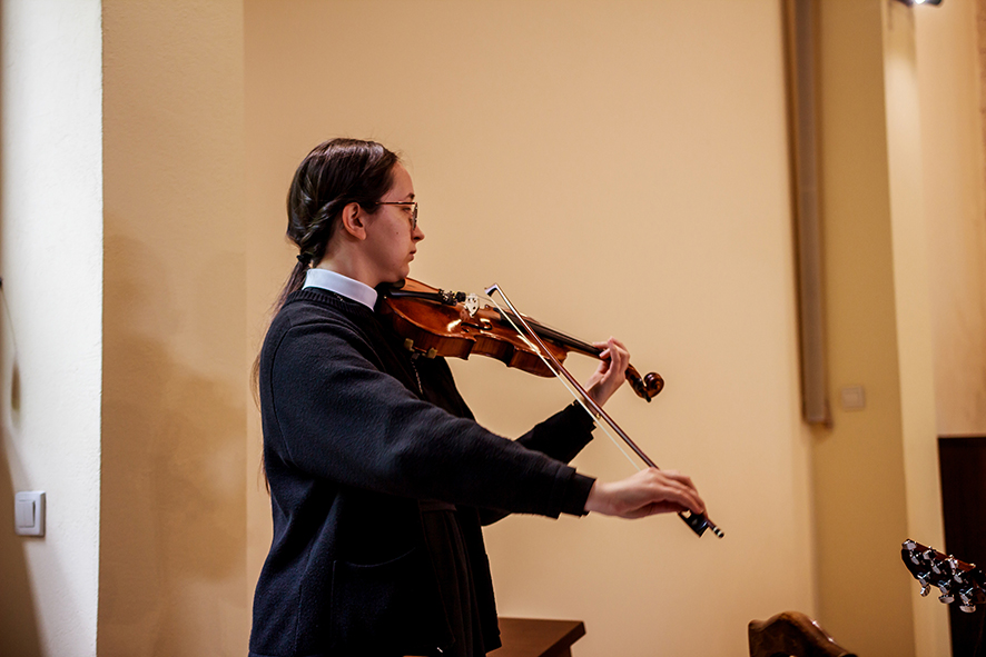 ODNOWIENIE ŚLUBÓW S. ELŻBIETY Z życia Zgromadzenia ODNOWIENIE ŚLUBÓW S. ELŻBIETY Z życia Zgromadzenia