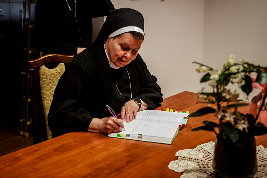 ODNOWIENIE ŚLUBÓW S. ELŻBIETY Z życia Zgromadzenia ODNOWIENIE ŚLUBÓW S. ELŻBIETY Z życia Zgromadzenia