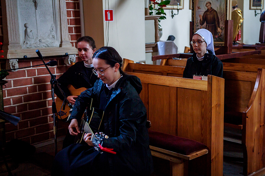 NIEDZIELA POWOŁANIOWA W KĘPNICY Apostolstwo Sióstr NIEDZIELA POWOŁANIOWA W KĘPNICY Apostolstwo Sióstr