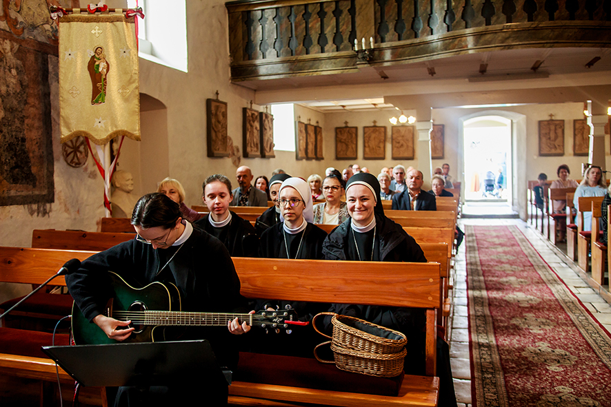 NIEDZIELA POWOŁANIOWA W KĘPNICY Apostolstwo Sióstr NIEDZIELA POWOŁANIOWA W KĘPNICY Apostolstwo Sióstr