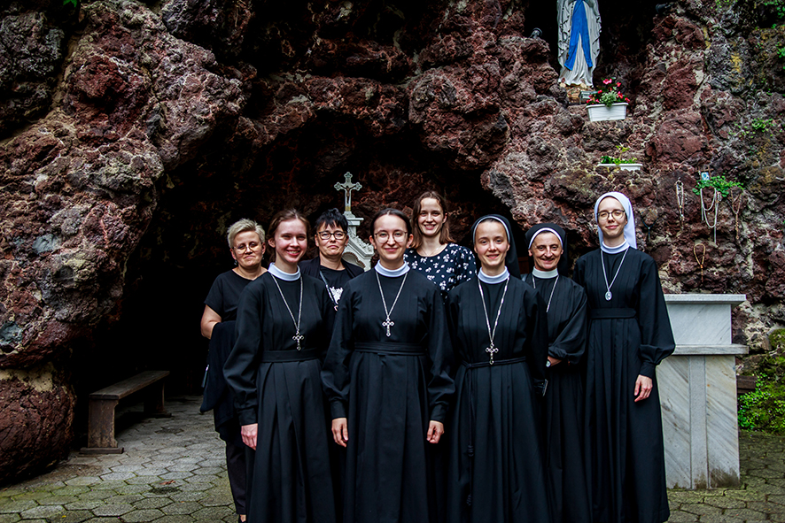 NIEDZIELA POWOŁANIOWA W KĘPNICY Apostolstwo Sióstr NIEDZIELA POWOŁANIOWA W KĘPNICY Apostolstwo Sióstr