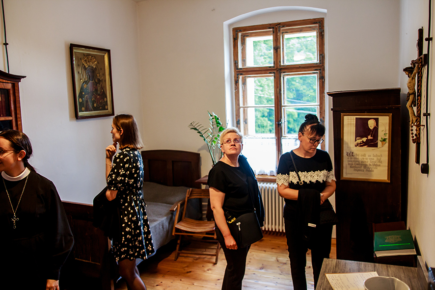 NIEDZIELA POWOŁANIOWA W KĘPNICY Apostolstwo Sióstr NIEDZIELA POWOŁANIOWA W KĘPNICY Apostolstwo Sióstr