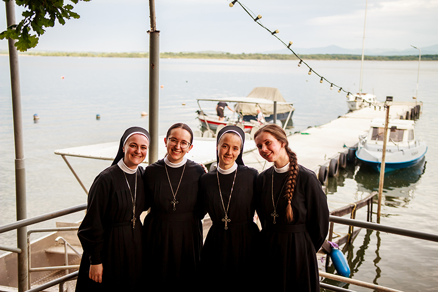 NIEDZIELA POWOŁANIOWA W KĘPNICY Apostolstwo Sióstr NIEDZIELA POWOŁANIOWA W KĘPNICY Apostolstwo Sióstr