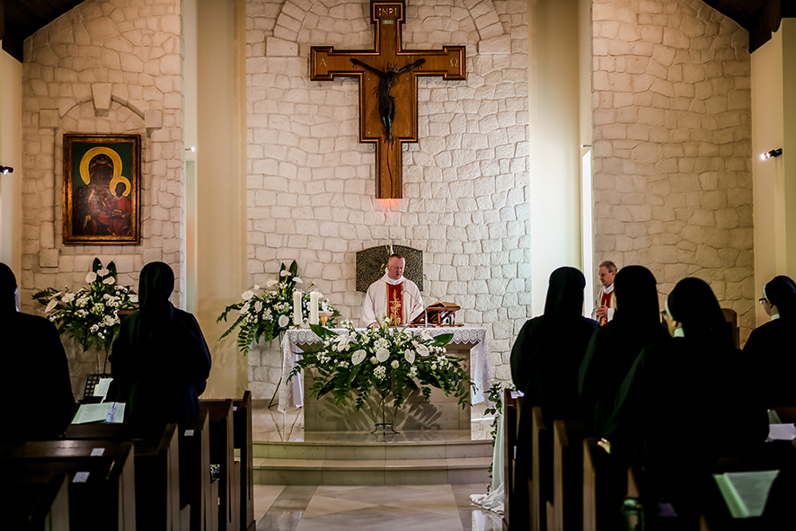 SIOSTRY JUNIORYSTKI ODNOWIŁY ŚLUBY Z życia Zgromadzenia SIOSTRY JUNIORYSTKI ODNOWIŁY ŚLUBY Z życia Zgromadzenia