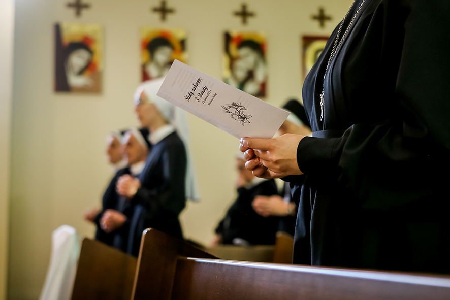 ŚLUBY ZAKONNE S. DOROTY Z życia Zgromadzenia ŚLUBY ZAKONNE S. DOROTY Z życia Zgromadzenia