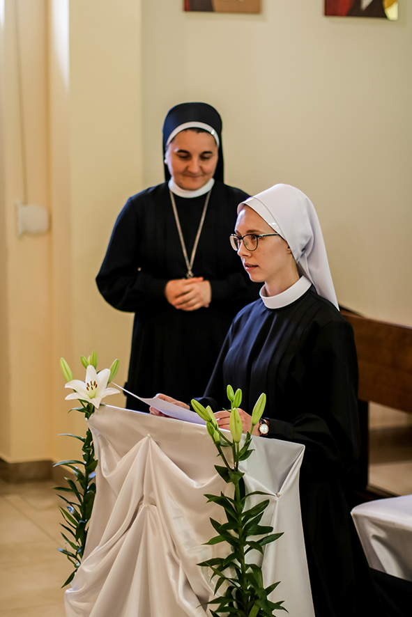 ŚLUBY ZAKONNE S. DOROTY Z życia Zgromadzenia ŚLUBY ZAKONNE S. DOROTY Z życia Zgromadzenia