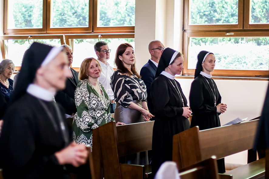 ŚLUBY ZAKONNE S. DOROTY Z życia Zgromadzenia ŚLUBY ZAKONNE S. DOROTY Z życia Zgromadzenia