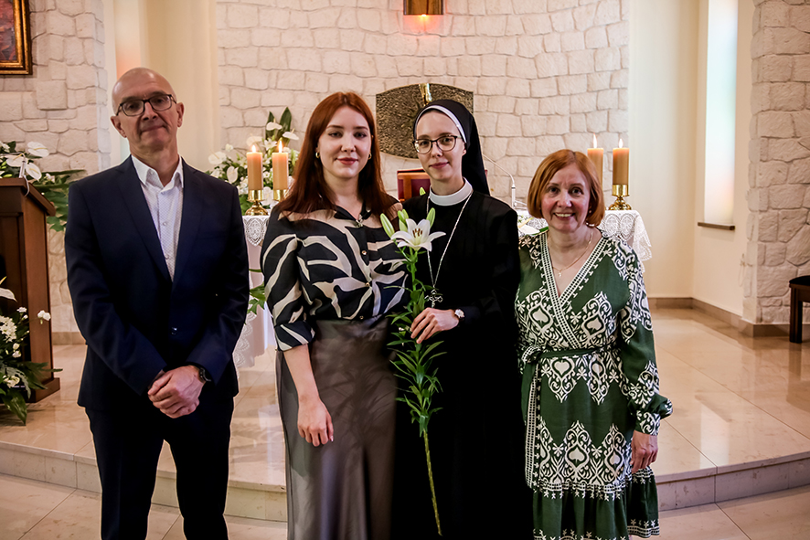 ŚLUBY ZAKONNE S. DOROTY Z życia Zgromadzenia ŚLUBY ZAKONNE S. DOROTY Z życia Zgromadzenia