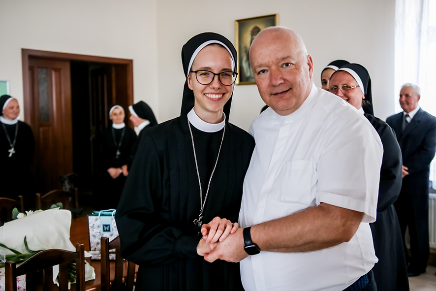 ŚLUBY ZAKONNE S. DOROTY Z życia Zgromadzenia ŚLUBY ZAKONNE S. DOROTY Z życia Zgromadzenia