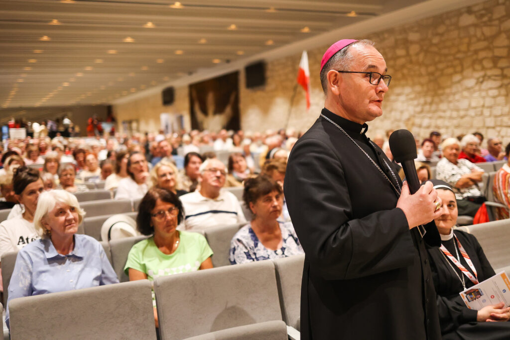 OGÓLNOPOLSKA PIELGRZYMKA OSÓB MODLĄCYCH SIĘ ZA KAPŁANÓW Betańska Misja Wspierania Kapłanów OGÓLNOPOLSKA PIELGRZYMKA OSÓB MODLĄCYCH SIĘ ZA KAPŁANÓW Betańska Misja Wspierania Kapłanów