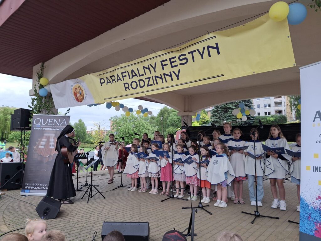 ARCHIDIECEZJALNY PRZEGLĄD SCHOLI Apostolstwo Sióstr