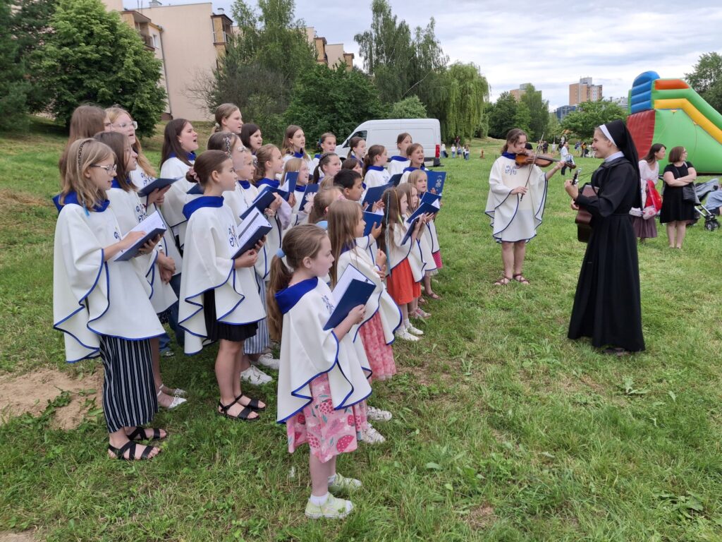 ARCHIDIECEZJALNY PRZEGLĄD SCHOLI Apostolstwo Sióstr