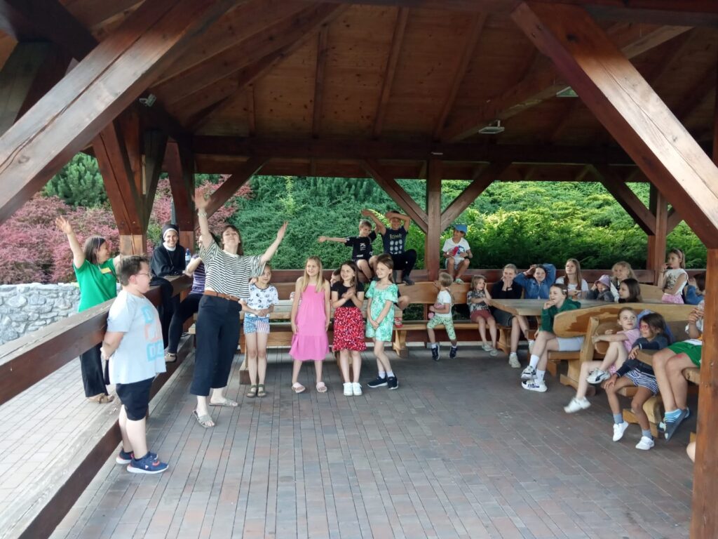 KOLONIE DLA DZIECI Apostolstwo Sióstr KOLONIE DLA DZIECI Apostolstwo Sióstr