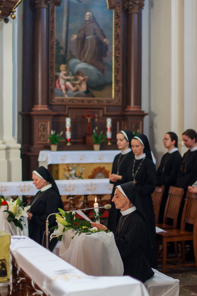 JUBILEUSZ 25LECIA ŚLUBÓW ZAKONNYCH Z życia Zgromadzenia