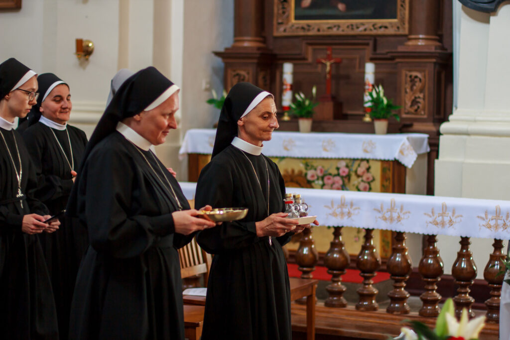 JUBILEUSZ 25LECIA ŚLUBÓW ZAKONNYCH Z życia Zgromadzenia