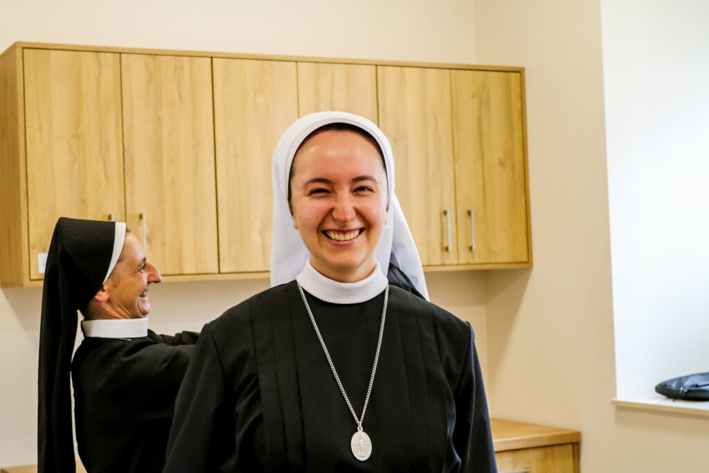 OBŁÓCZYNY S. JANY I S. HELENY Z życia Zgromadzenia OBŁÓCZYNY S. JANY I S. HELENY Z życia Zgromadzenia