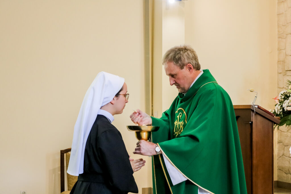 OBŁÓCZYNY S. JANY I S. HELENY Z życia Zgromadzenia OBŁÓCZYNY S. JANY I S. HELENY Z życia Zgromadzenia