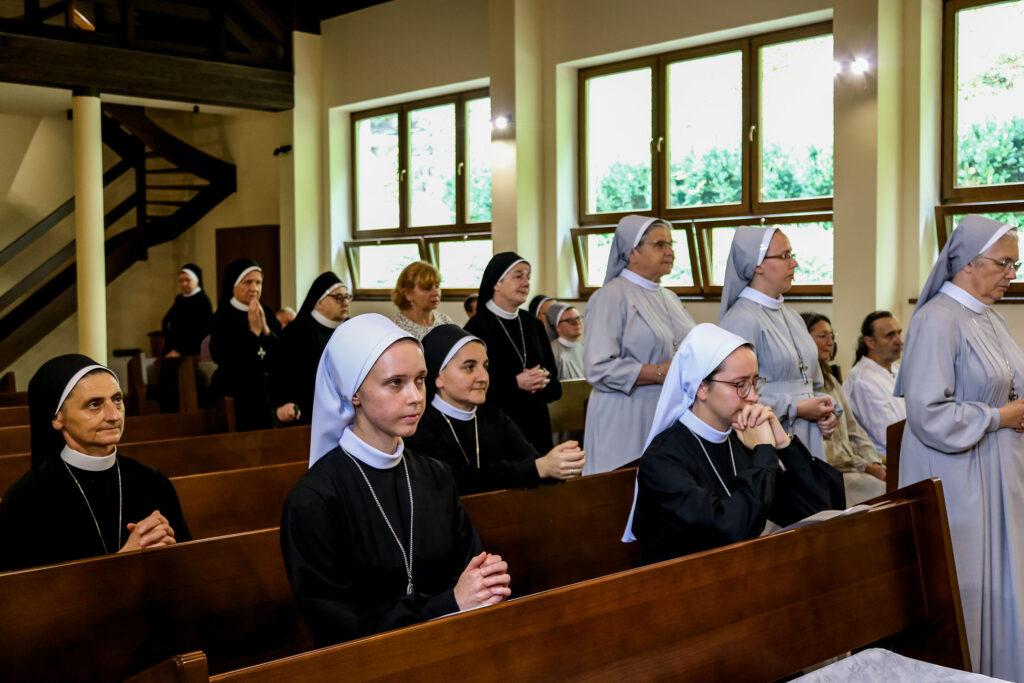 OBŁÓCZYNY S. JANY I S. HELENY Z życia Zgromadzenia OBŁÓCZYNY S. JANY I S. HELENY Z życia Zgromadzenia