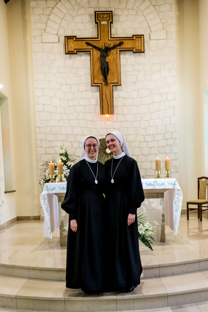 OBŁÓCZYNY S. JANY I S. HELENY Z życia Zgromadzenia OBŁÓCZYNY S. JANY I S. HELENY Z życia Zgromadzenia