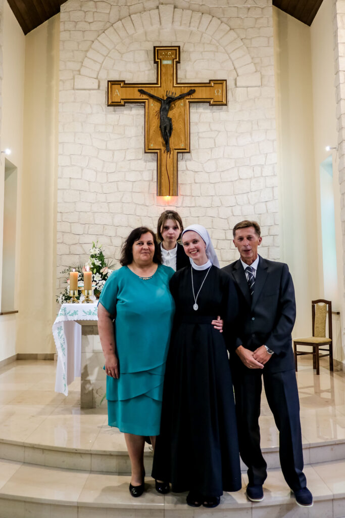 OBŁÓCZYNY S. JANY I S. HELENY Z życia Zgromadzenia OBŁÓCZYNY S. JANY I S. HELENY Z życia Zgromadzenia