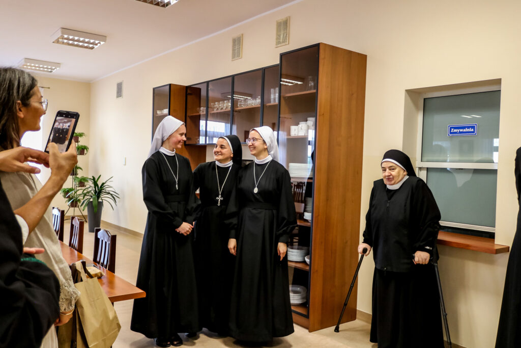 OBŁÓCZYNY S. JANY I S. HELENY Z życia Zgromadzenia OBŁÓCZYNY S. JANY I S. HELENY Z życia Zgromadzenia